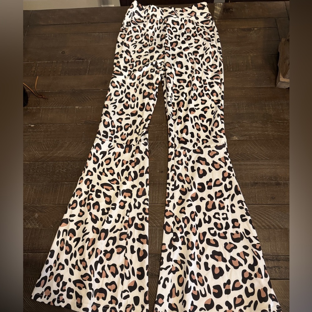SHEIN flare leggings